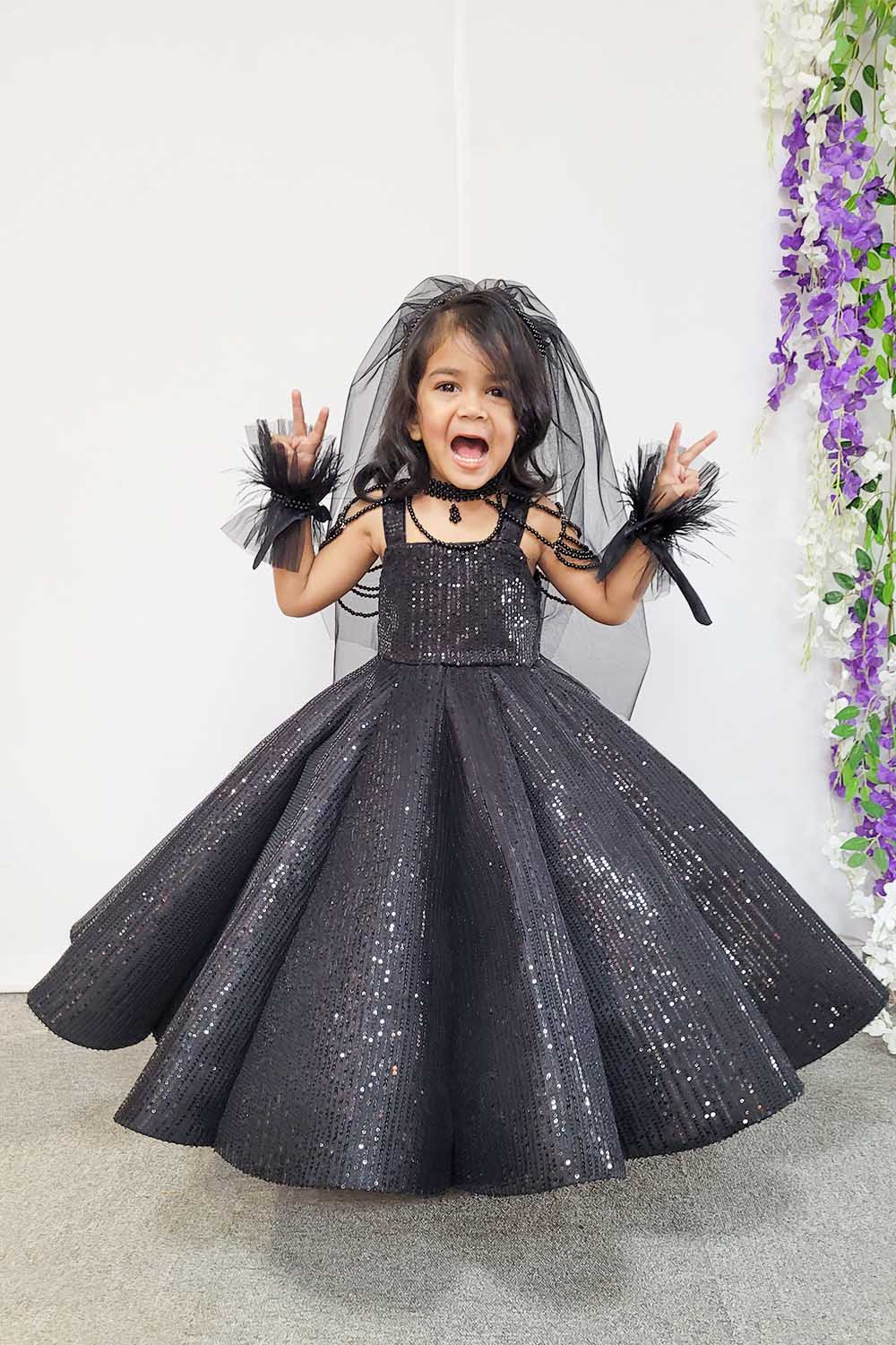 IDOPIP Toddler Kids Baby Girls Magnificent Halloween Costume Black Gown  with Horns Headband Feather Cape Wings Accessories Set Fancy Dress up  Cosplay Suit 2 Years Black 4PCS - Walmart.com