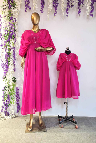 Mother Daughter Combo Dress at Rs 1300 | Ring Road | Surat | ID: 23012516562